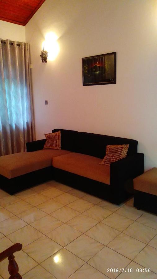 Ceylon Travel And Stay Lodge Battaramulla Luaran gambar